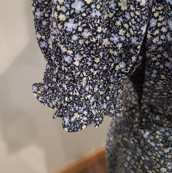 Kate Kasin NWT Women's SZ Med blue ditsy floral dress tie belt v neck ruffle hem - Picture 5 of 12